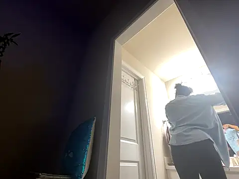 Snapshot of wynterheat chatting on 11-20-25, 01:33 wynterheat online show from 11-20-25, 01:33