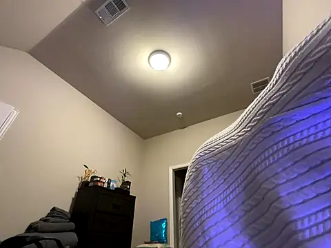 Snapshot of wynterheat chatting on 11-29-25, 06:05 wynterheat online show from 11-29-25, 06:05