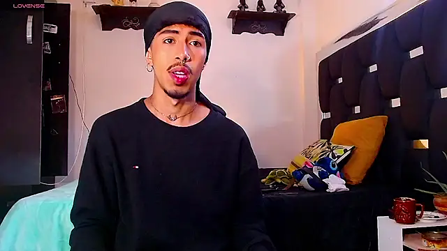 Snapshot of RyanRizzo chatting on 12-23-24, 07:41 RyanRizzo online show from 12-23-24, 07:41