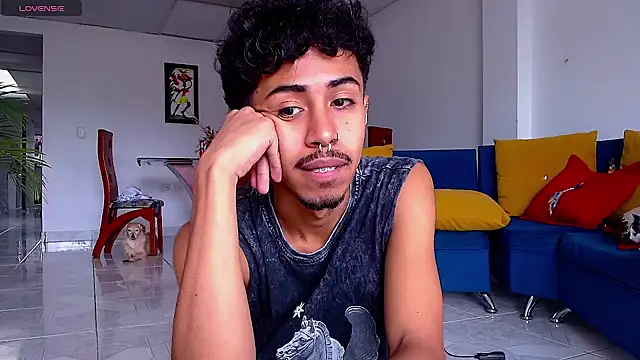 Snapshot of RyanRizzo chatting on 01-04-25, 06:40 RyanRizzo online show from 01-04-25, 06:40