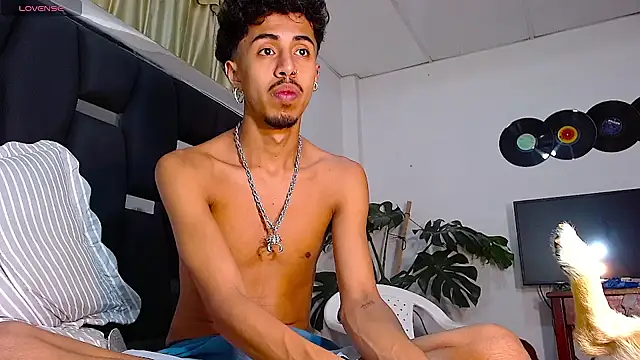 Snapshot of RyanRizzo chatting on 01-12-25, 07:11 RyanRizzo online show from 01-12-25, 07:11