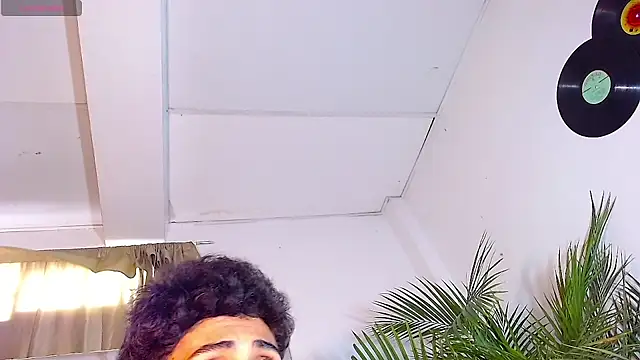 Snapshot of RyanRizzo chatting on 01-23-25, 08:02 RyanRizzo online show from 01-23-25, 08:02