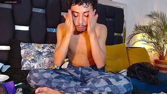 Snapshot of RyanRizzo chatting on 01-26-25, 01:20 RyanRizzo online show from 01-26-25, 01:20