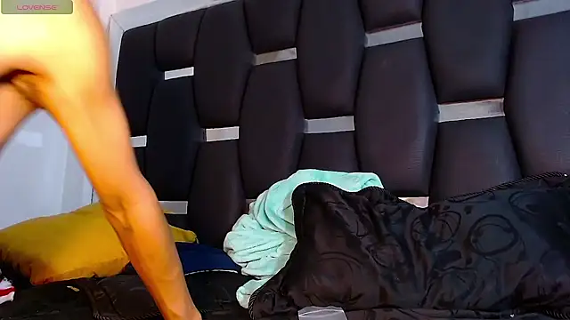 Snapshot of RyanRizzo chatting on 02-04-25, 05:21 RyanRizzo online show from 02-04-25, 05:21