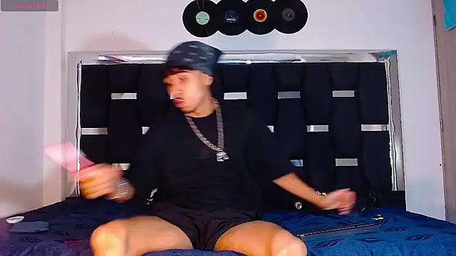 Snapshot of RyanRizzo chatting on 02-17-25, 07:53 RyanRizzo online show from 02-17-25, 07:53