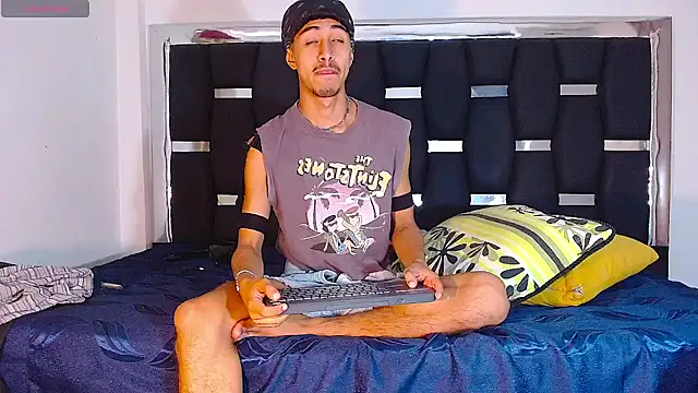 Snapshot of RyanRizzo chatting on 02-18-25, 05:21 RyanRizzo online show from 02-18-25, 05:21