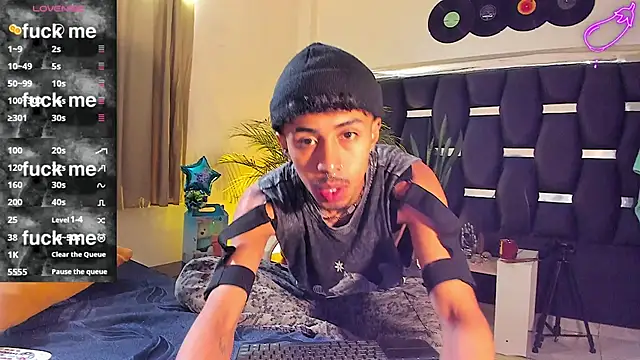 Snapshot of RyanRizzo chatting on 03-03-25, 03:42 RyanRizzo online show from 03-03-25, 03:42