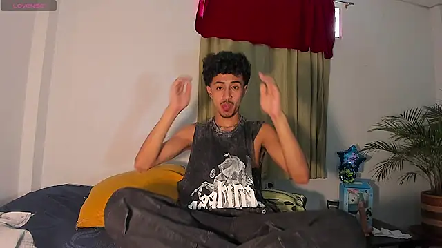 Snapshot of RyanRizzo chatting on 03-03-25, 09:48 RyanRizzo online show from 03-03-25, 09:48