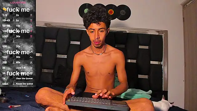 Snapshot of RyanRizzo chatting on 03-10-25, 06:27 RyanRizzo online show from 03-10-25, 06:27