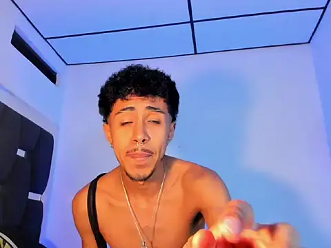 Snapshot of RyanRizzo chatting on 10-01-25, 02:50 RyanRizzo online show from 10-01-25, 02:50