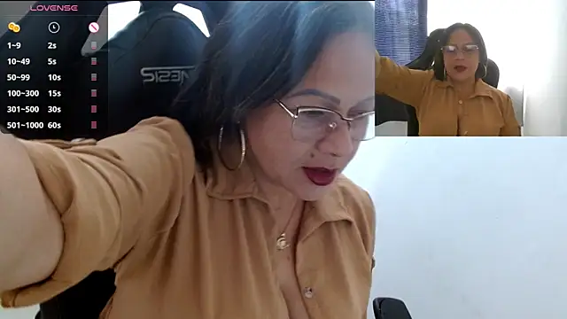 Snapshot of milf_ann48 chatting on 02-18-25, 02:59 milf ann48 online show from 02-18-25, 02:59