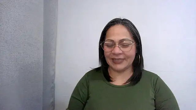 Snapshot of milf_ann48 chatting on 09-21-25, 02:24 milf ann48 online show from 09-21-25, 02:24