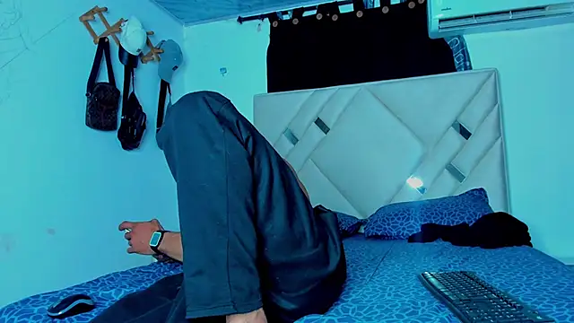 Rich boy01 online show from 01-06-25, 10:26