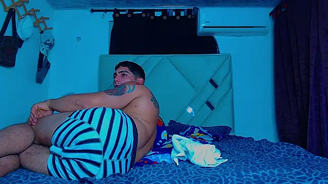 Rich boy01 online show from 02-24-25, 10:37