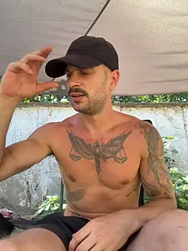 Snapshot of Greyoff chatting on 06-22-26, 12:02 Greyoff online show from 06-22-26, 12:02