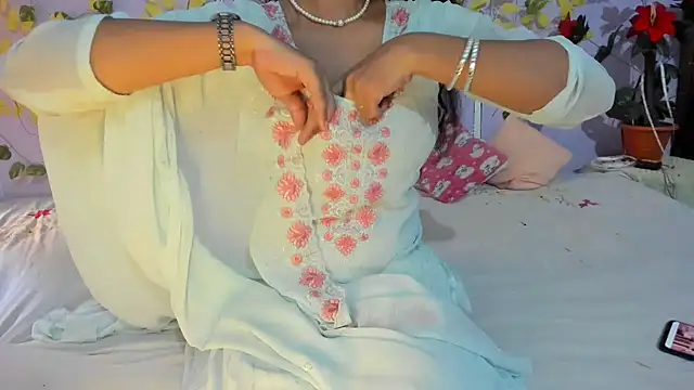 aarjulove online show from 06-19-26, 09:46