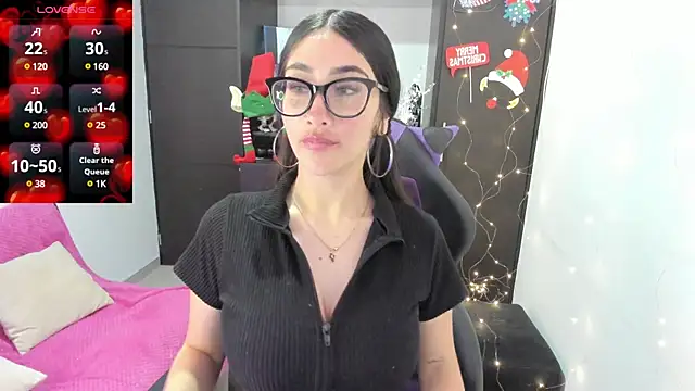 Snapshot of Emilytafur chatting on 12-11-24, 07:25 Emilytafur online show from 12-11-24, 07:25