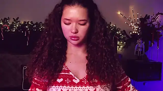 Snapshot of Denise_Garciia chatting on 12-22-24, 01:44 Denise Garciia online show from 12-22-24, 01:44