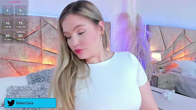 Snapshot of GaiaBaker chatting on 12-25-24, 10:48 GaiaBaker online show from 12-25-24, 10:48