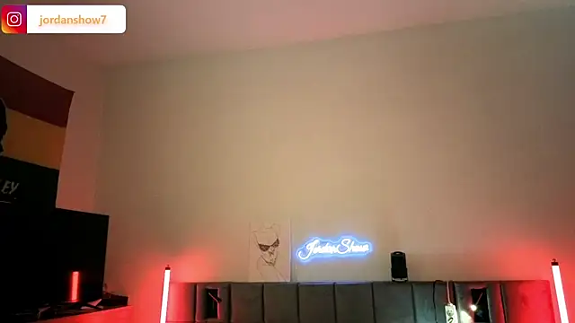 Snapshot of JordanShow chatting on 01-05-26, 05:27 JordanShow online show from 01-05-26, 05:27