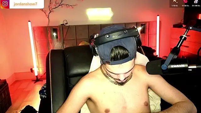Snapshot of JordanShow chatting on 02-15-26, 07:51 JordanShow online show from 02-15-26, 07:51