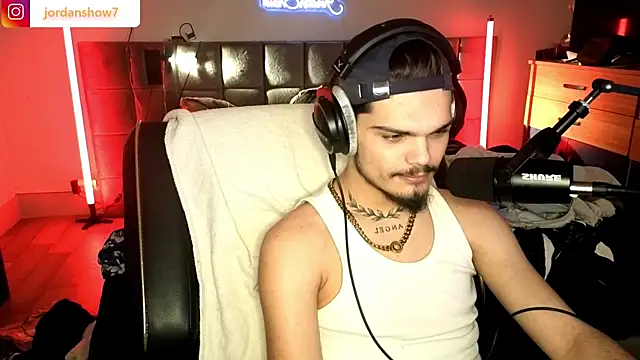 Snapshot of JordanShow chatting on 02-16-26, 04:14 JordanShow online show from 02-16-26, 04:14