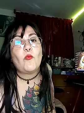 Snapshot of l1la_Rav3n chatting on 02-05-26, 02:16 l1la Rav3n online show from 02-05-26, 02:16