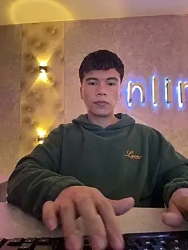 Snapshot of Logan_smith1 chatting on 12-20-25, 05:03 Logan smith1 online show from 12-20-25, 05:03