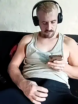 Snapshot of GrofLicno chatting on 12-08-24, 12:19 GrofLicno online show from 12-08-24, 12:19