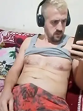 Snapshot of GrofLicno chatting on 12-31-24, 07:18 GrofLicno online show from 12-31-24, 07:18