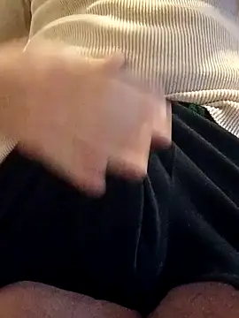 Snapshot of GrofLicno chatting on 01-08-25, 09:12 GrofLicno online show from 01-08-25, 09:12