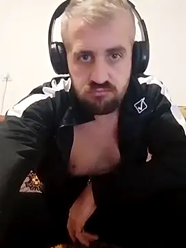 Snapshot of GrofLicno chatting on 01-13-25, 06:27 GrofLicno online show from 01-13-25, 06:27