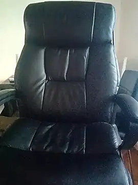 Snapshot of GrofLicno chatting on 09-14-25, 01:21 GrofLicno online show from 09-14-25, 01:21