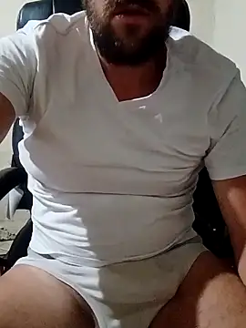 Snapshot of GrofLicno chatting on 09-16-25, 07:15 GrofLicno online show from 09-16-25, 07:15