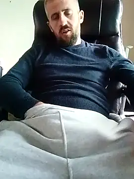 Snapshot of GrofLicno chatting on 09-26-25, 12:42 GrofLicno online show from 09-26-25, 12:42