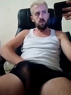 Snapshot of GrofLicno chatting on 09-28-25, 09:09 GrofLicno online show from 09-28-25, 09:09