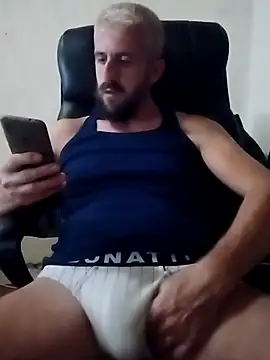 Snapshot of GrofLicno chatting on 10-15-25, 08:31 GrofLicno online show from 10-15-25, 08:31