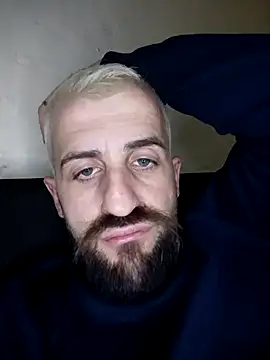 Snapshot of GrofLicno chatting on 12-14-25, 12:38 GrofLicno online show from 12-14-25, 12:38