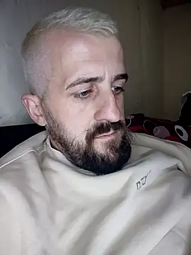 Snapshot of GrofLicno chatting on 12-14-25, 04:56 GrofLicno online show from 12-14-25, 04:56