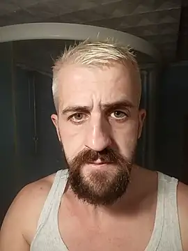 Snapshot of GrofLicno chatting on 12-18-25, 11:22 GrofLicno online show from 12-18-25, 11:22