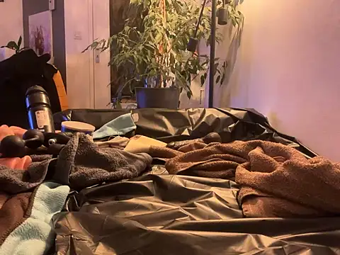 Snapshot of nickgode69 chatting on 02-02-25, 04:37 nickgode69 online show from 02-02-25, 04:37