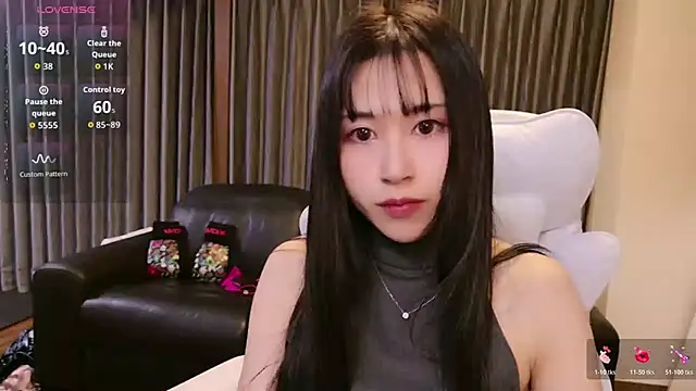 Snapshot of -satomi-jp chatting on 11-24-25, 12:49 -satomi-jp online show from 11-24-25, 12:49