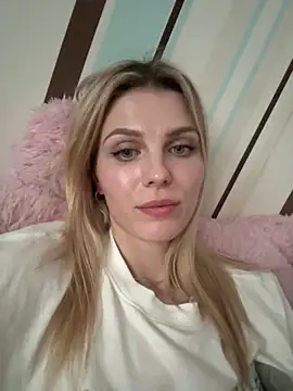 Snapshot of Liya_my chatting on 05-08-26, 05:18 Liya my online show from 05-08-26, 05:18