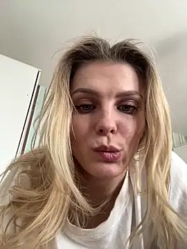 Snapshot of Liya_my chatting on 05-30-26, 11:51 Liya my online show from 05-30-26, 11:51