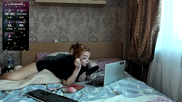 Snapshot of purebeautie13 chatting on 12-25-24, 10:39 purebeautie13 online show from 12-25-24, 10:39