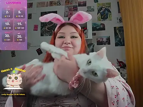 Snapshot of Helen_Shine chatting on 12-17-24, 05:58 Helen Shine online show from 12-17-24, 05:58