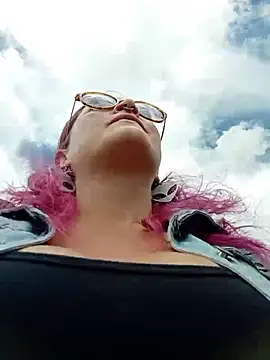 sophie banger online show from 05-31-26, 05:42