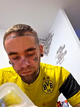 Snapshot of Jerryeno chatting on 11-01-25, 04:03 Jerryeno online show from 11-01-25, 04:03