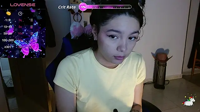 Snapshot of TRIXIE_TANG28 chatting on 02-02-26, 03:05 TRIXIE TANG28 online show from 02-02-26, 03:05