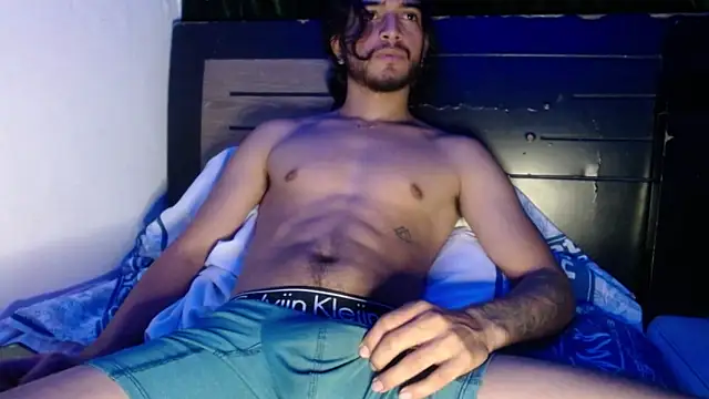 Snapshot of maxximus_100 chatting on 12-22-24, 08:49 maxximus 100 online show from 12-22-24, 08:49